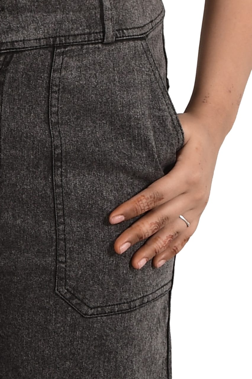 Women’s Black Washed Wide-Leg Jeans